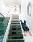 фото Ребенок на лестнице