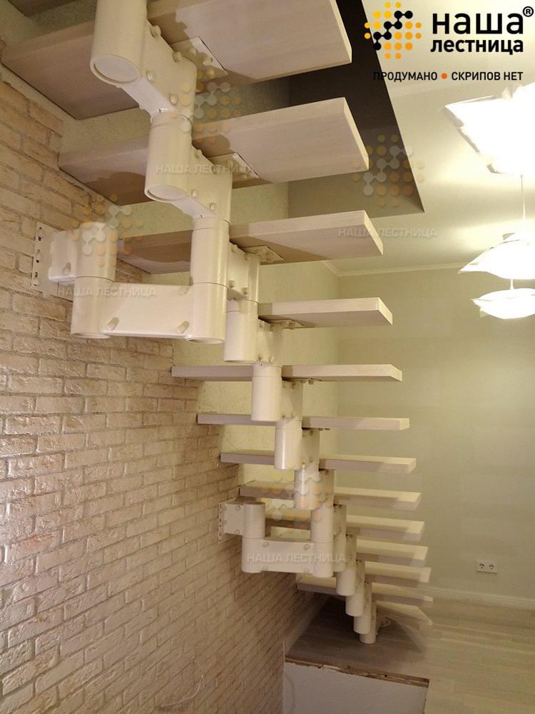 Фото прямая лестница на второй этаж - вид 8