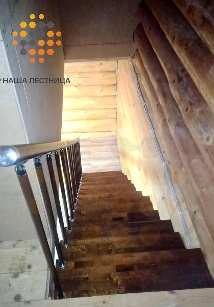 Фото лестница в доме из бруса на второй этаж - вид 4