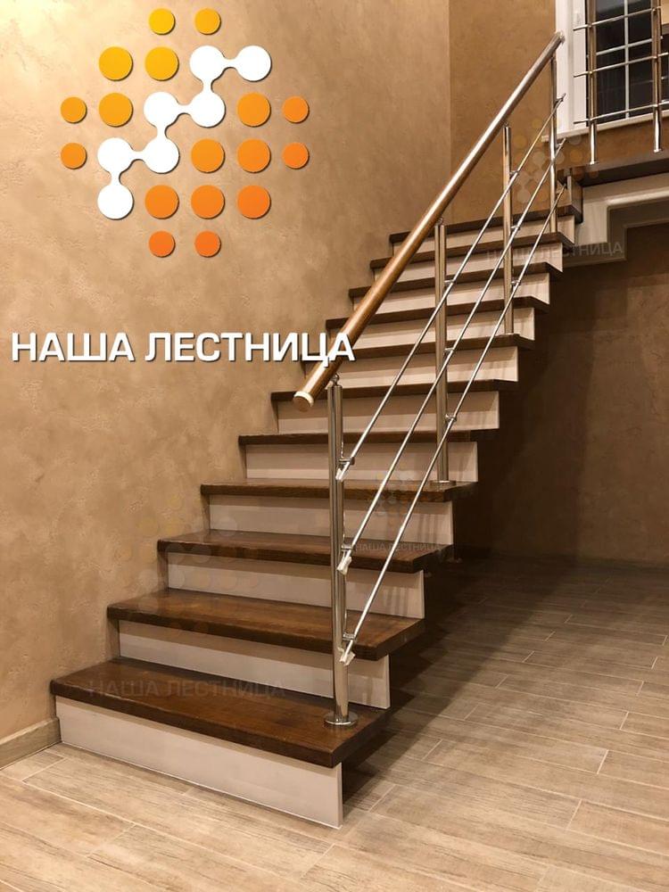 Фото деревянная лестница на стальном монокосоуре с силовой площадкой - вид 3