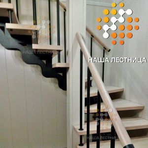 Лестница в дом на металлическом каркасе серии "Волна"