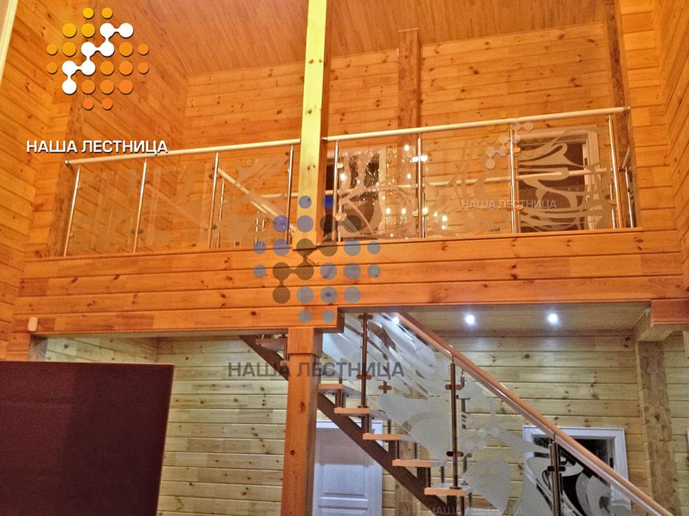 Фото лестница в деревянный дом на монокосоуре серии "гранж" - вид 8