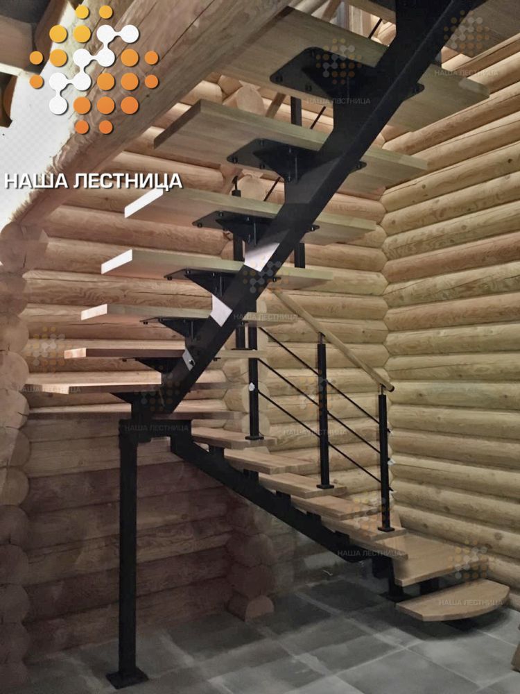 Фото лестница на металлическом каркасе серии гранж в дом друга - вид 3