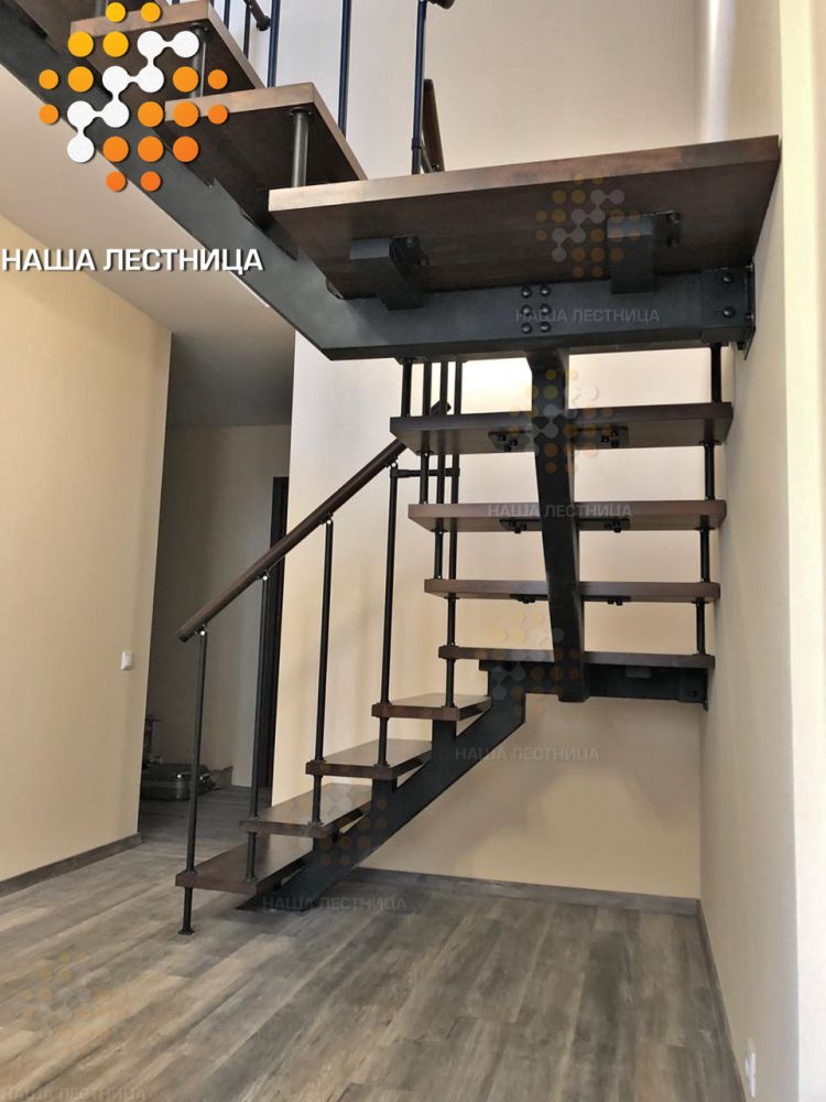 Фото лестница в дом на металлическом каркасе серии "гранж" - вид 8