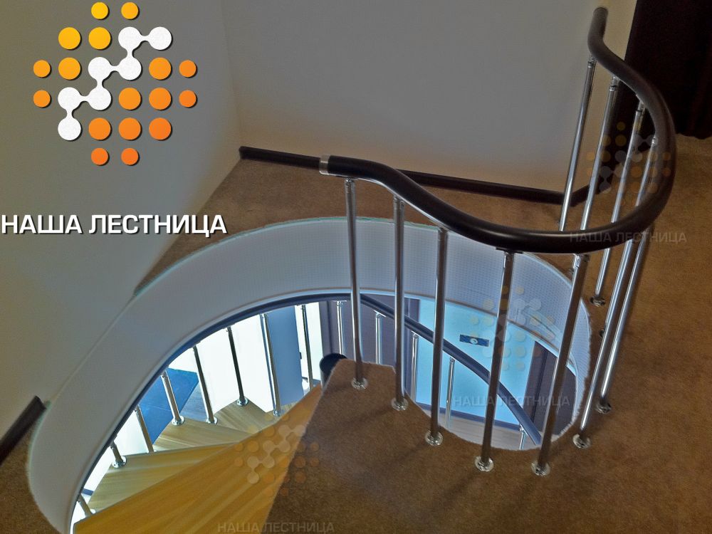 Фото модульная винтовая лестница в дом - вид 7