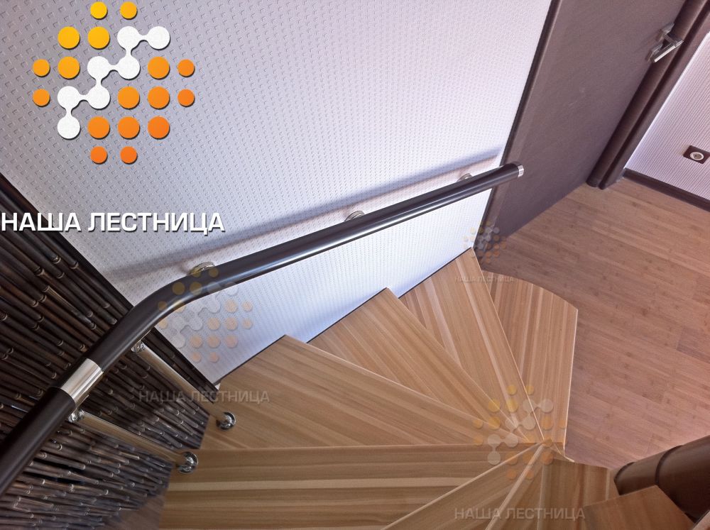 Фото модульная винтовая лестница в дом - вид 3