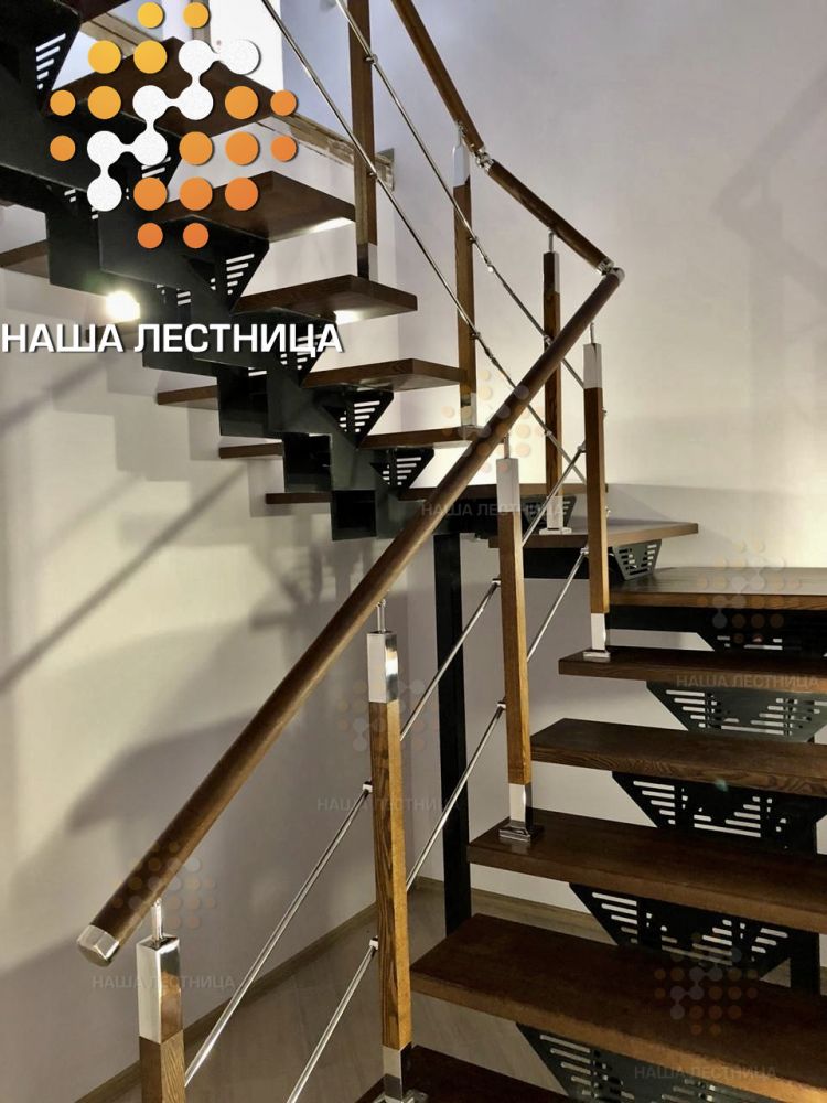 Фото стильная лестница для загородного дома серии "волна" - вид 3