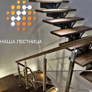 Стильная лестница для загородного дома серии "ВОЛНА"