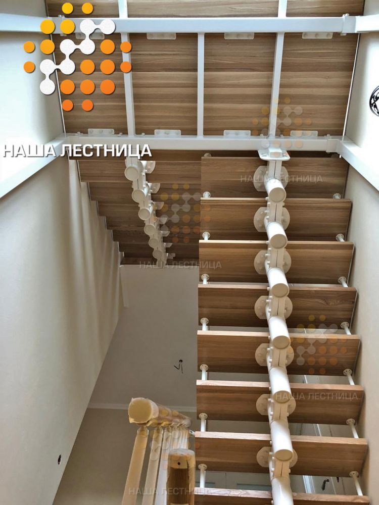 Фото две модульные лестницы для дома с поворотом на 180 - вид 12