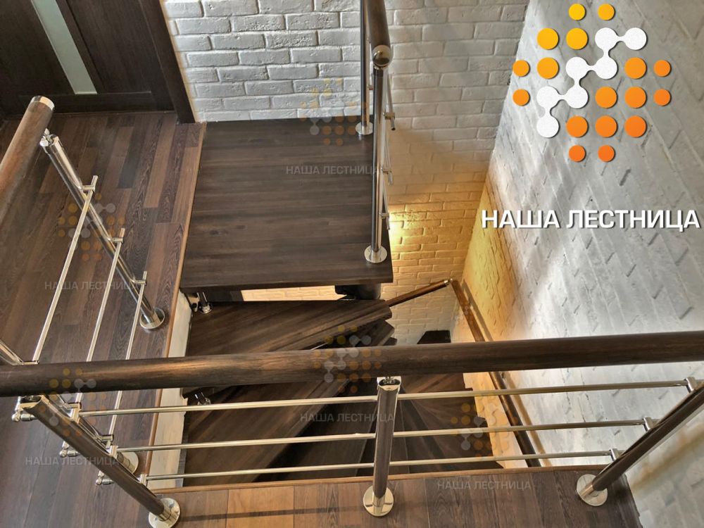 Фото винтовая лестница в дом на модульном каркасе - вид 2