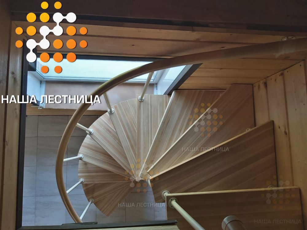 Фото модульная винтовая лестница с улучшенным комфортом - вид 4