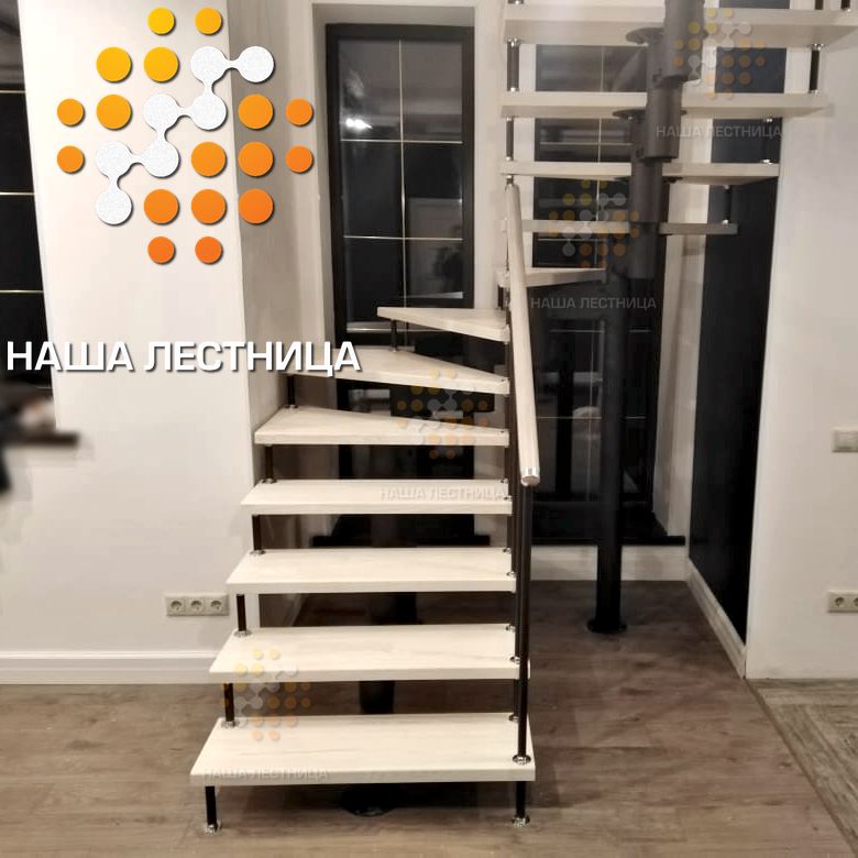 Фото модульная лестница с п-поворотом в шикарный загородный дом - вид 1