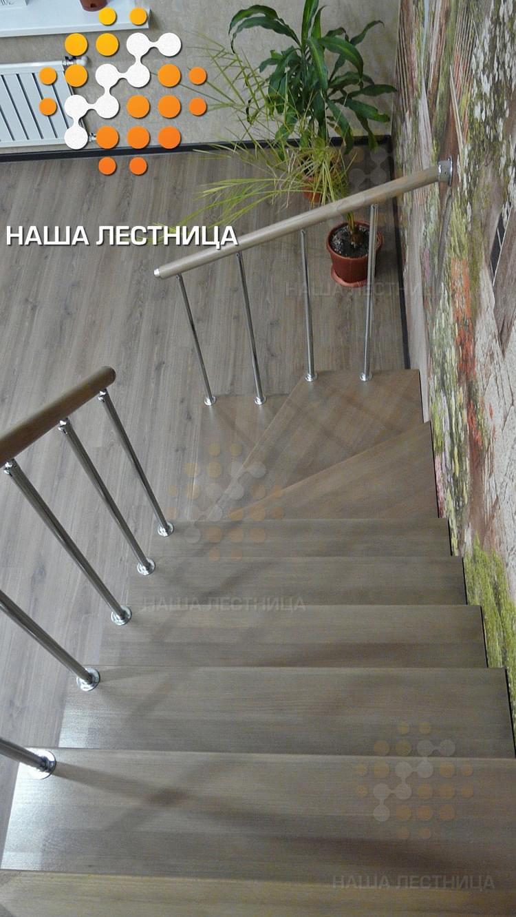 Фото элегантная лестница с забежными ступенями - вид 5