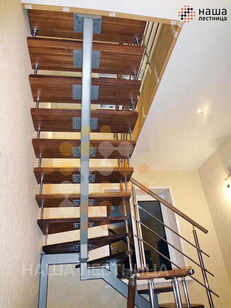 Фото лестница для дачи на 2 этаж - вид 2