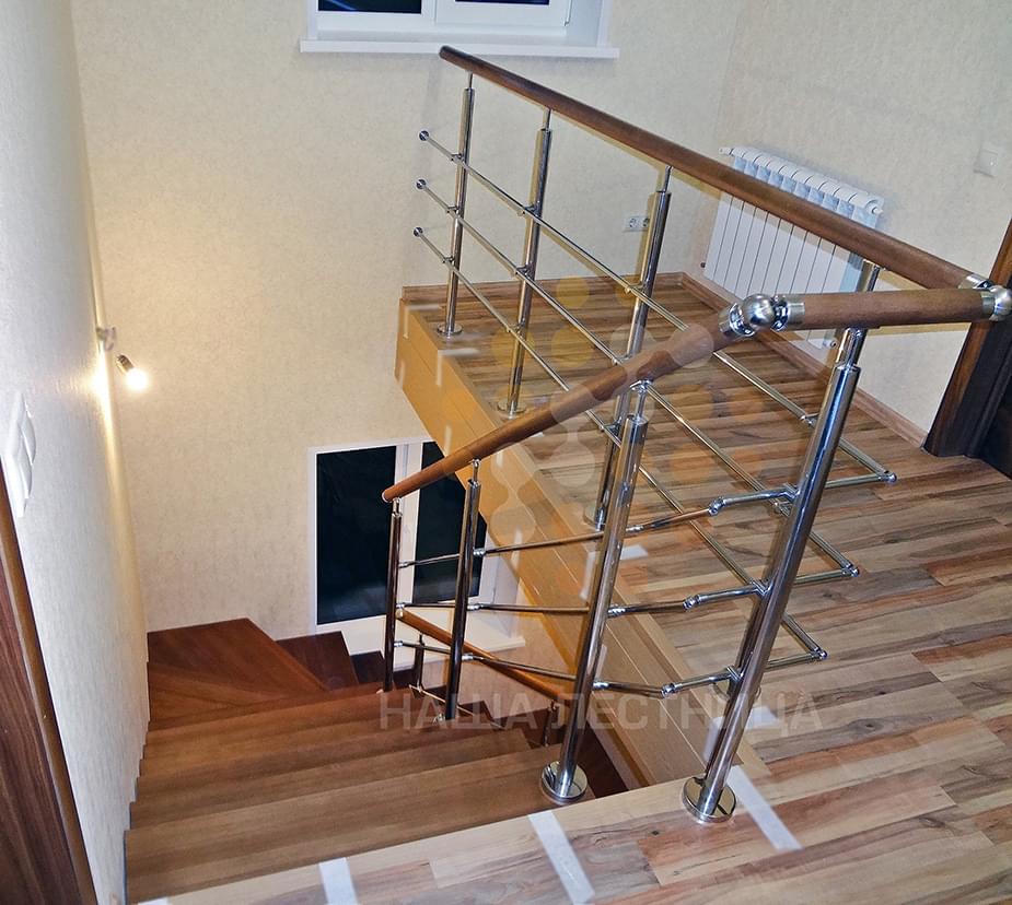 Фото лестница для дачи на 2 этаж - вид 5