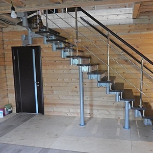 Лестница в деревянный дом с Г-поворотом на модулях-2