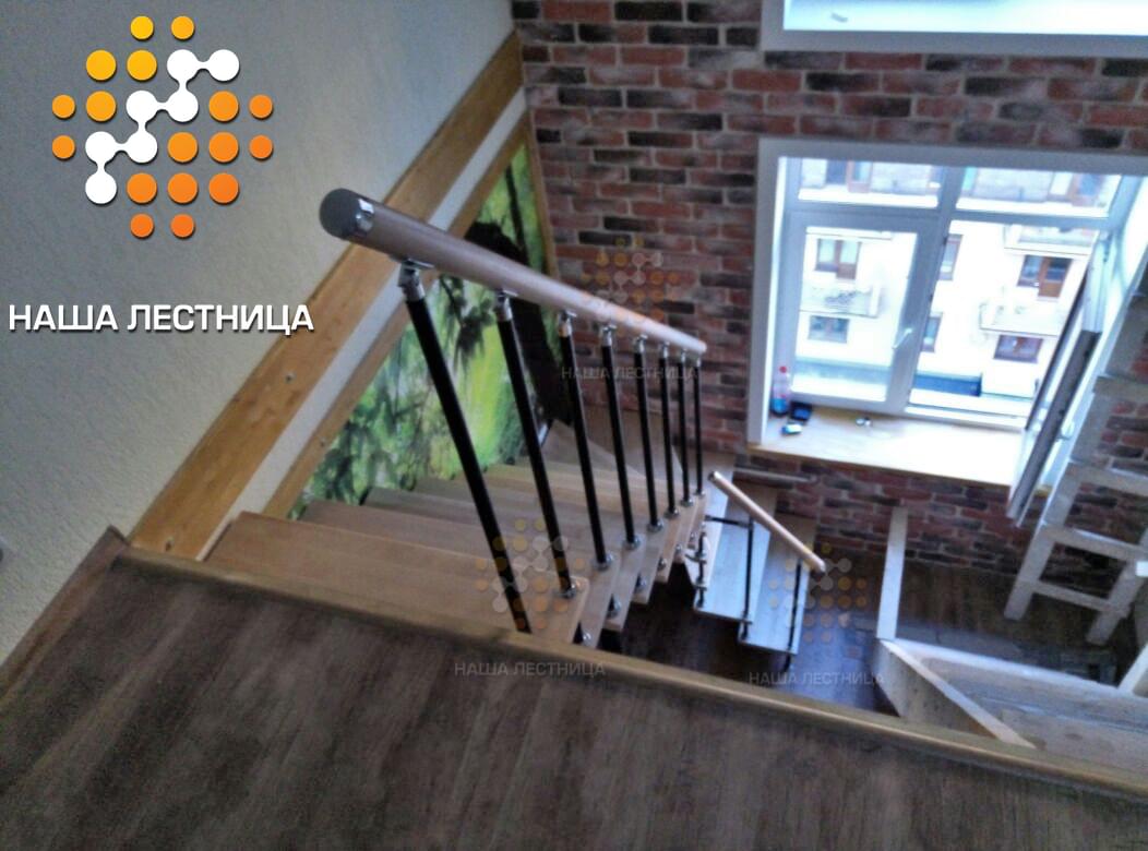 Фото лестница для двухуровневой квартиры с поворотом на 90 градусов - вид 5
