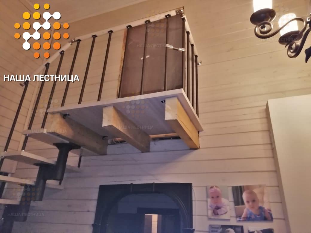 Фото модульная лестница с г-поворотом в деревянный дом как идеальное решение - вид 2