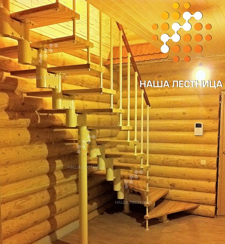 Фото модульная лестница в деревянный дом с поворотом на 90 градусов - вид 1