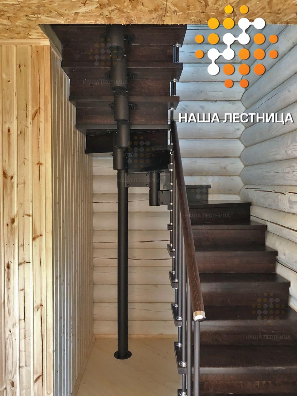 Фото деревянная лестница в частный дом на основе модульного каркаса - вид 1
