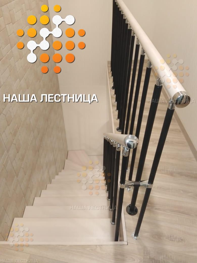 Фото недорогая модульная лестница с г-поворотом для квартиры - вид 3