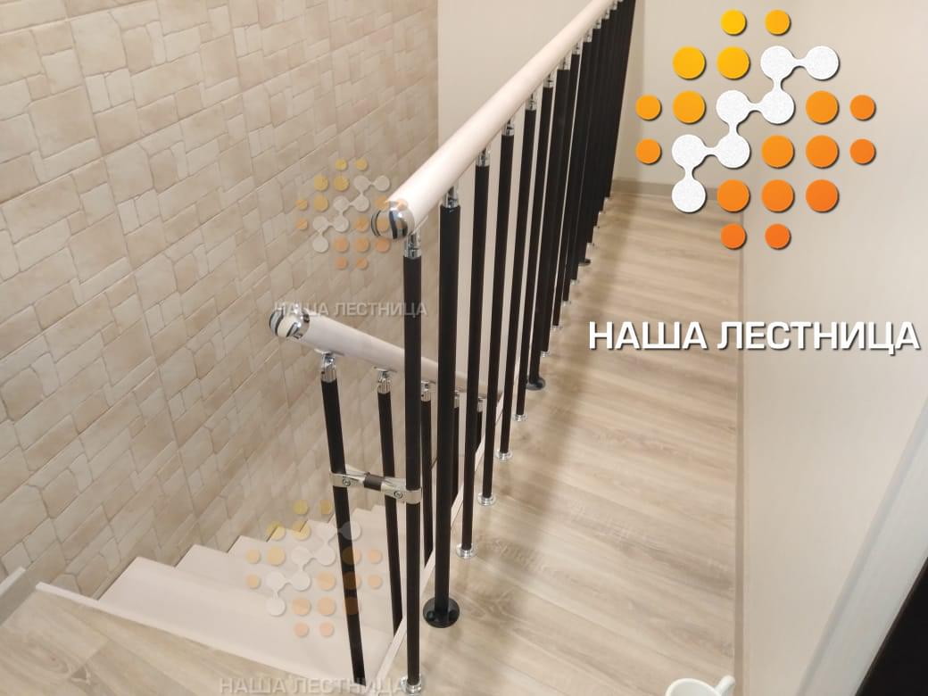 Фото недорогая модульная лестница с г-поворотом для квартиры - вид 5