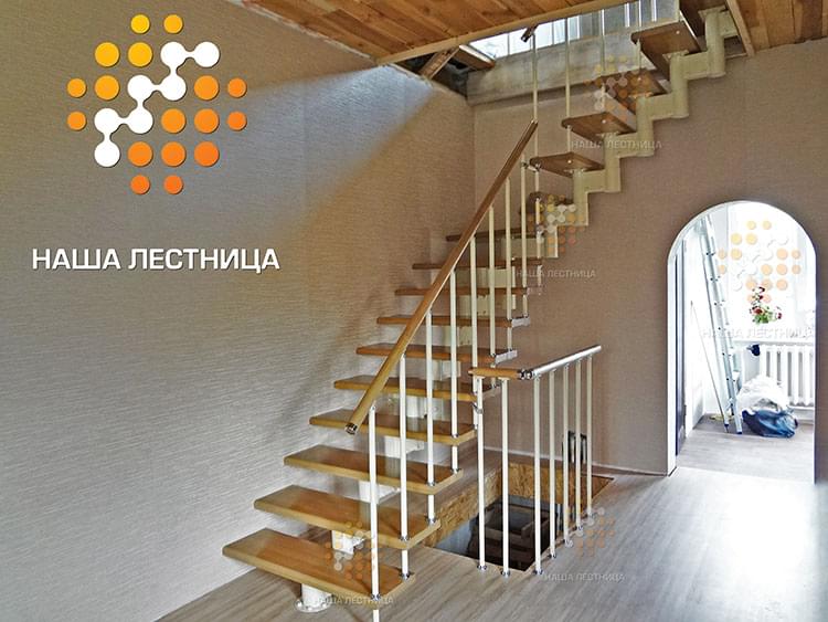Фото модульная лестница в дом с поворотом 90 градусов - вид 2