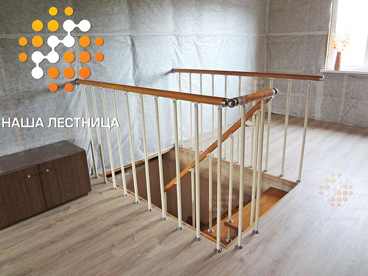 Фото модульная лестница в дом с поворотом 90 градусов - вид 3
