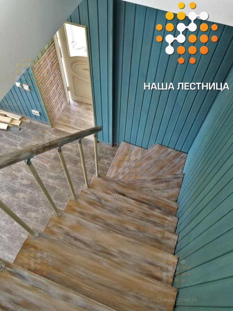 Фото модульная лестница в дом с поворотом на 90 градусов - вид 3