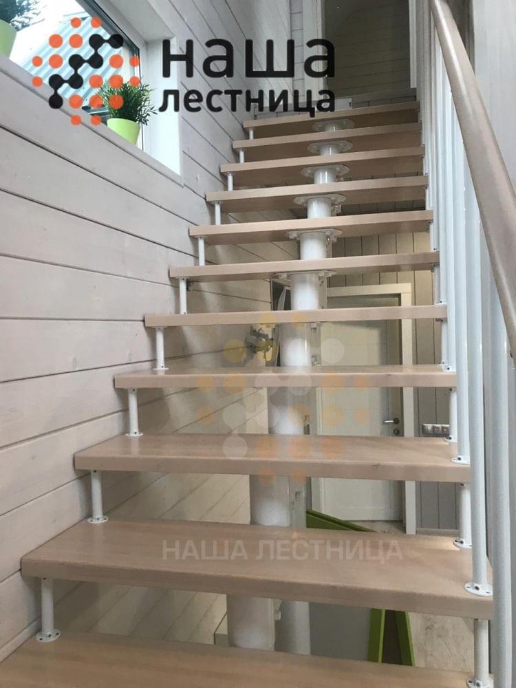 Фото модульная лестница в дом на второй этаж с г-поворотом - вид 3