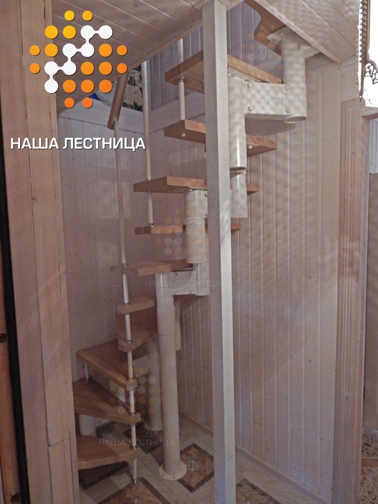 Фото модульная лестница в дом с гусиным шагом и поворотом на 90 - вид 3