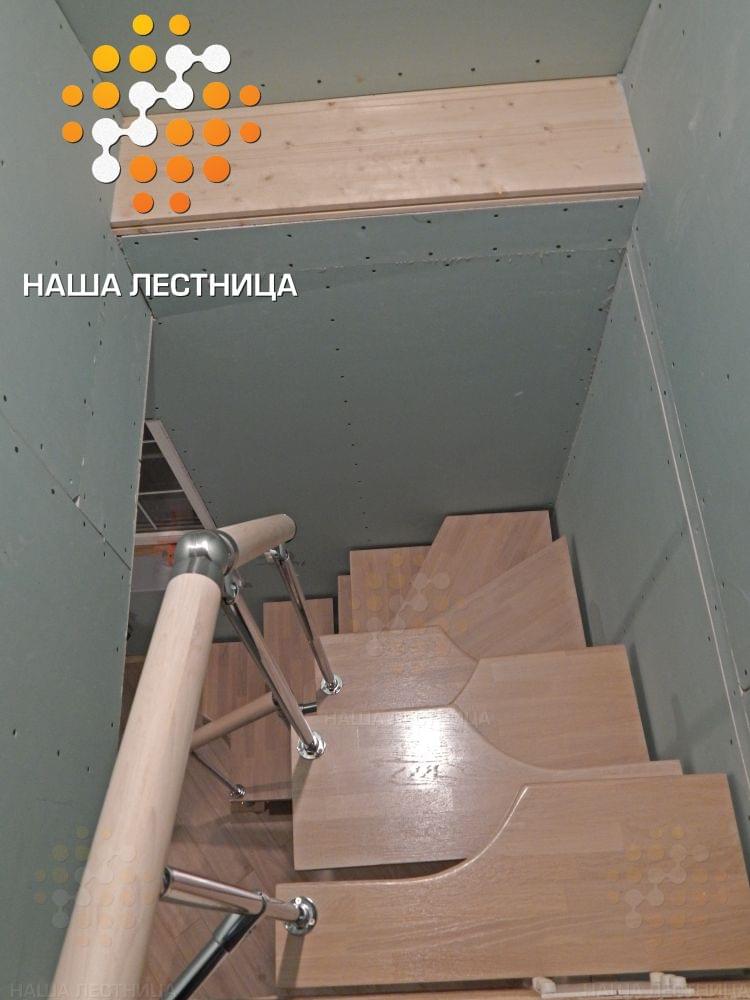 Фото компактная лестница с гусиным шагом на 90 градусов - вид 3