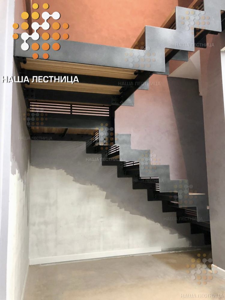 Фото лестница в дом серии "лофт" - вид 2