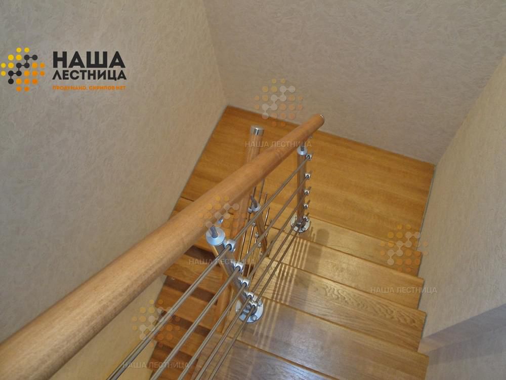 Фото компактная лестница на второй этаж - вид 5