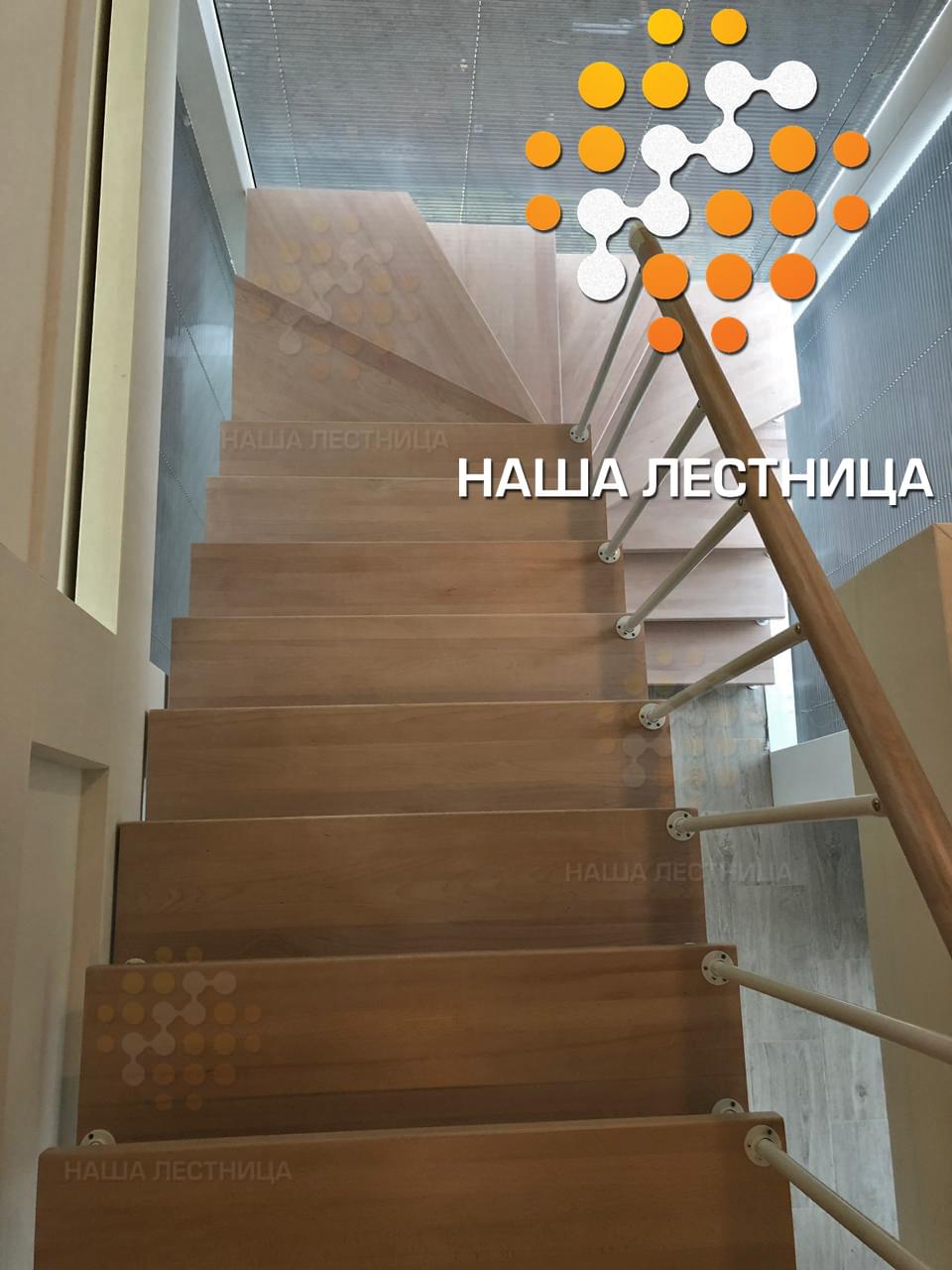 Фото лестница в частный дом на каркасе серии "гранж" - вид 3