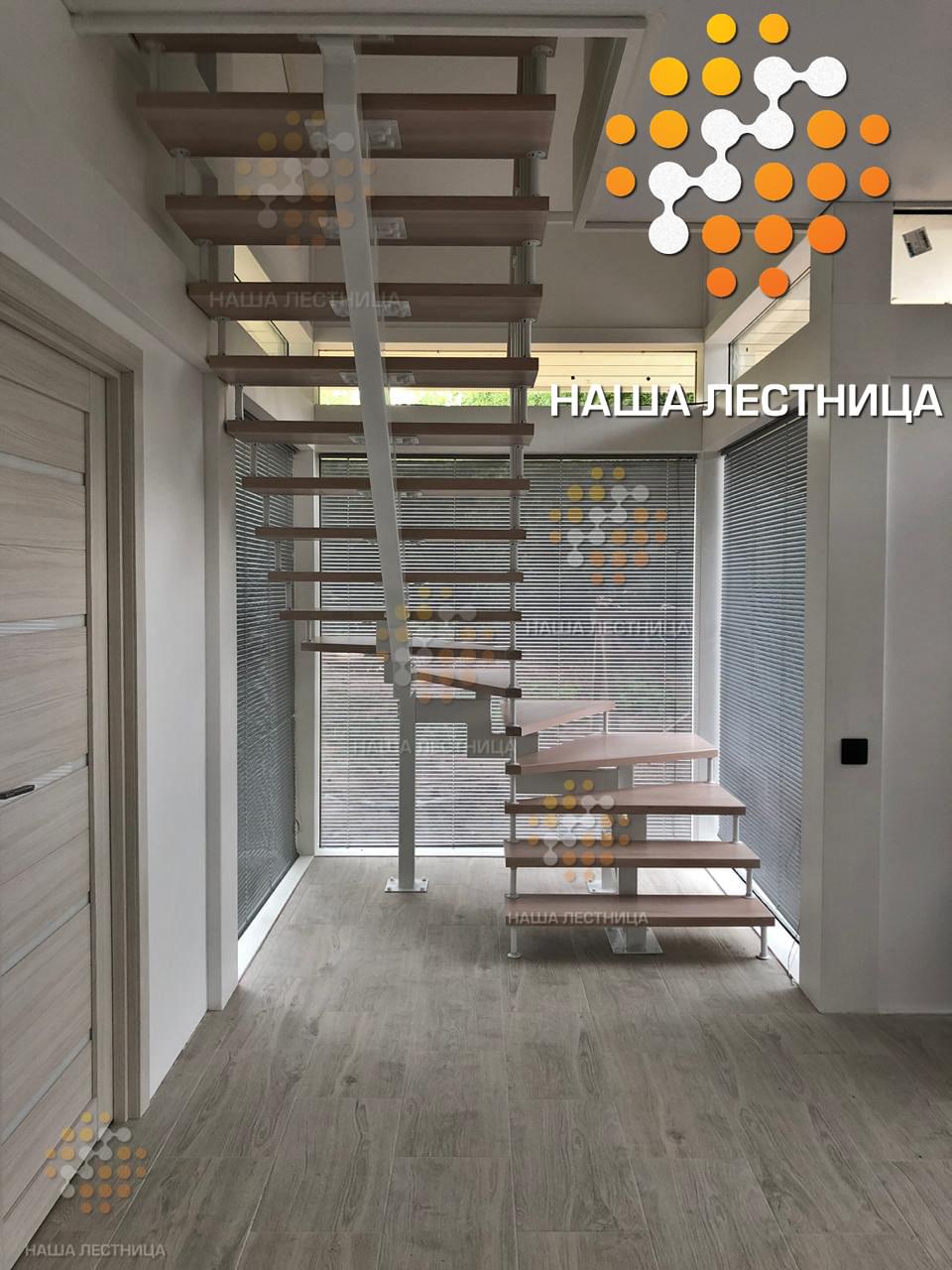 Фото лестница в частный дом на каркасе серии "гранж" - вид 1