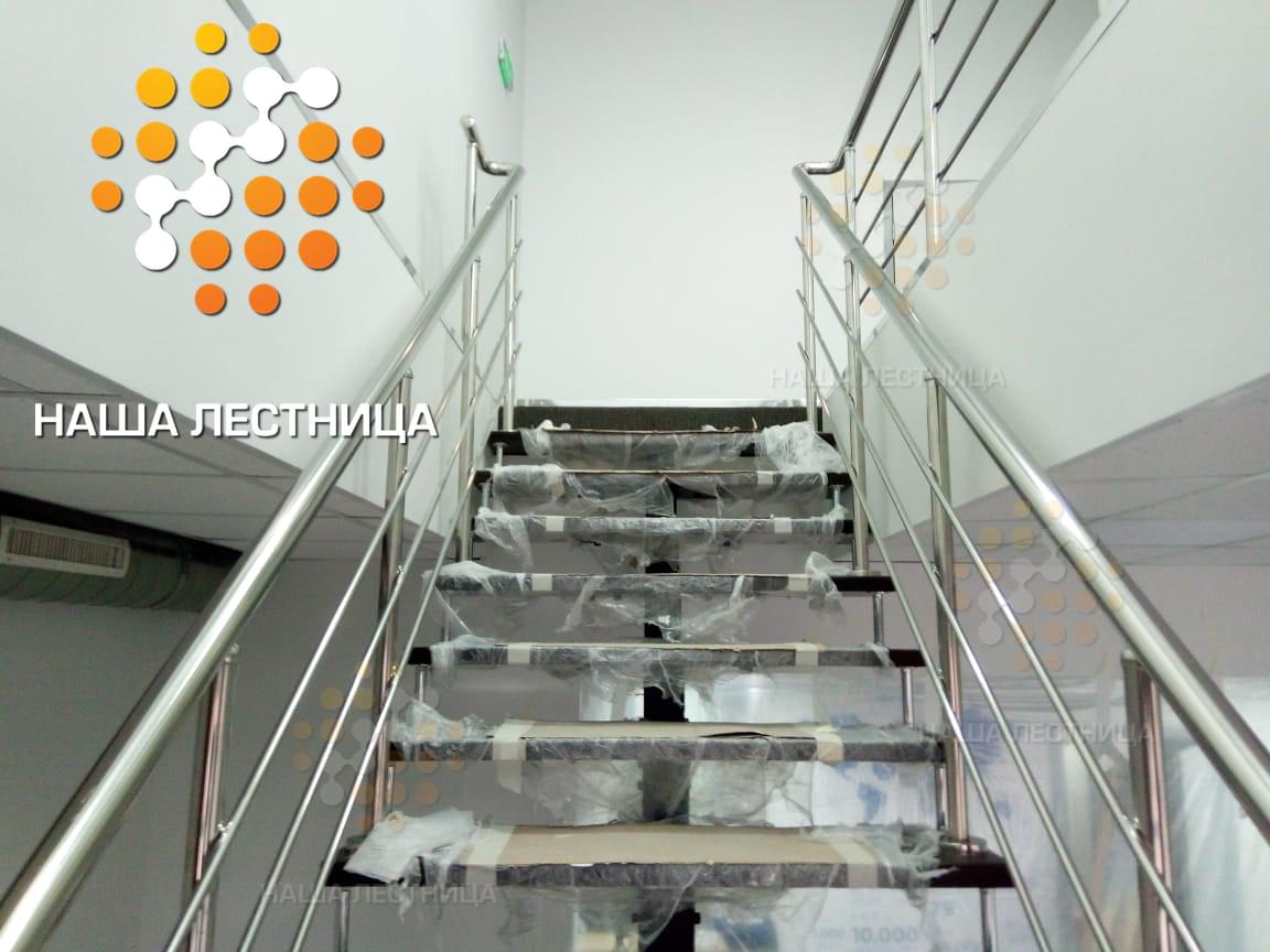 Фото элитная лестница в офис на монокосоуре "гранж" - вид 7