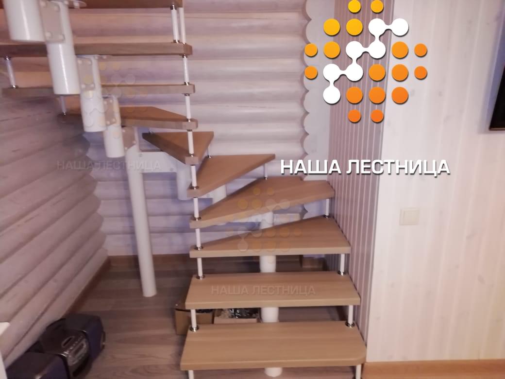 Фото модульная лестница в деревянный дом с п-поворотом - вид 1
