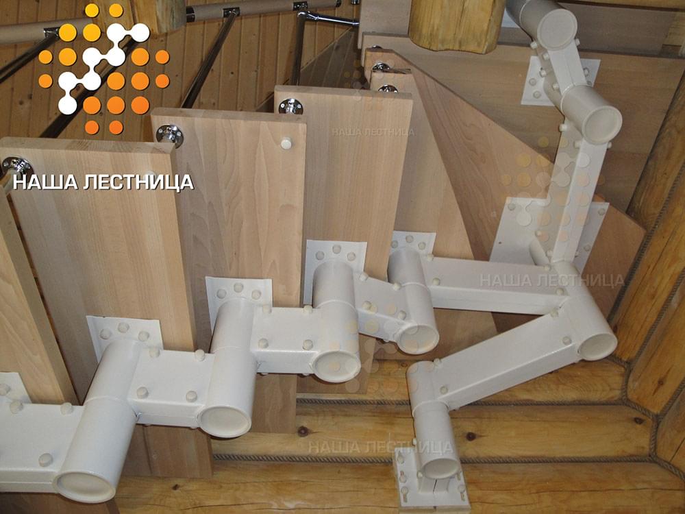Фото модульная лестница в деревянный дом на 180 градусов - вид 3