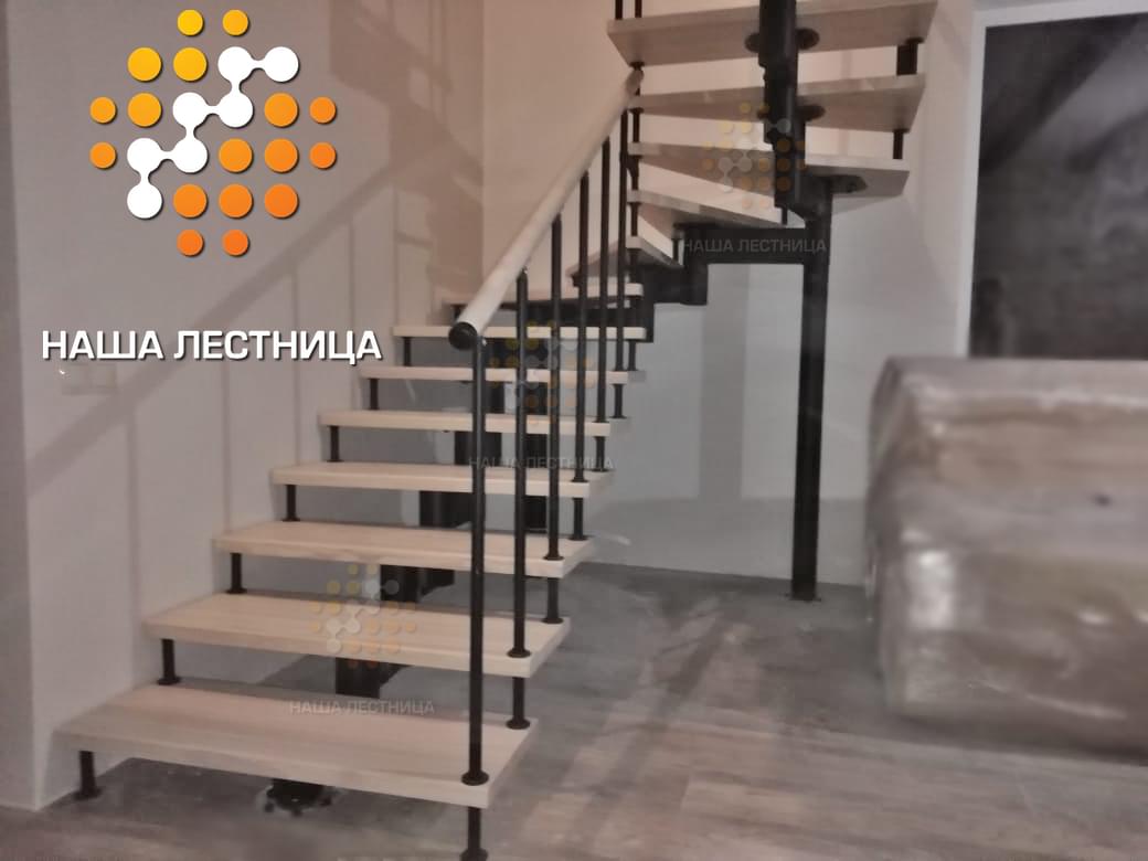 Фото модульная лестница в дом с п-поворотом - вид 1