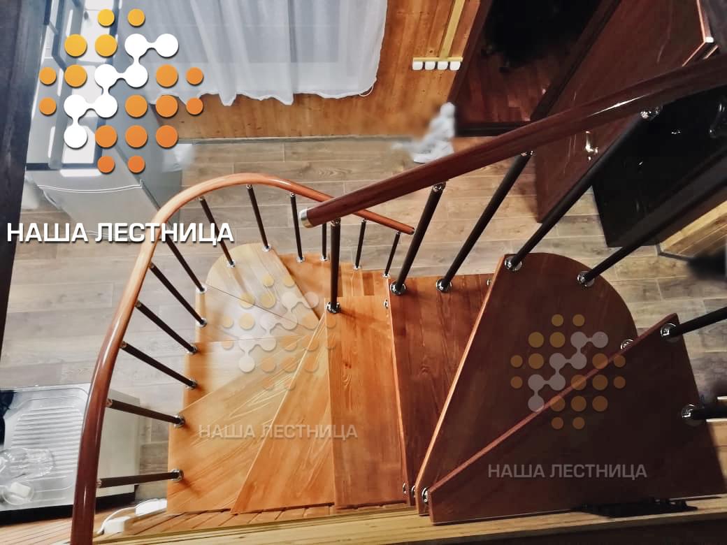 Фото лестница для дома с г-поворотом - вид 3