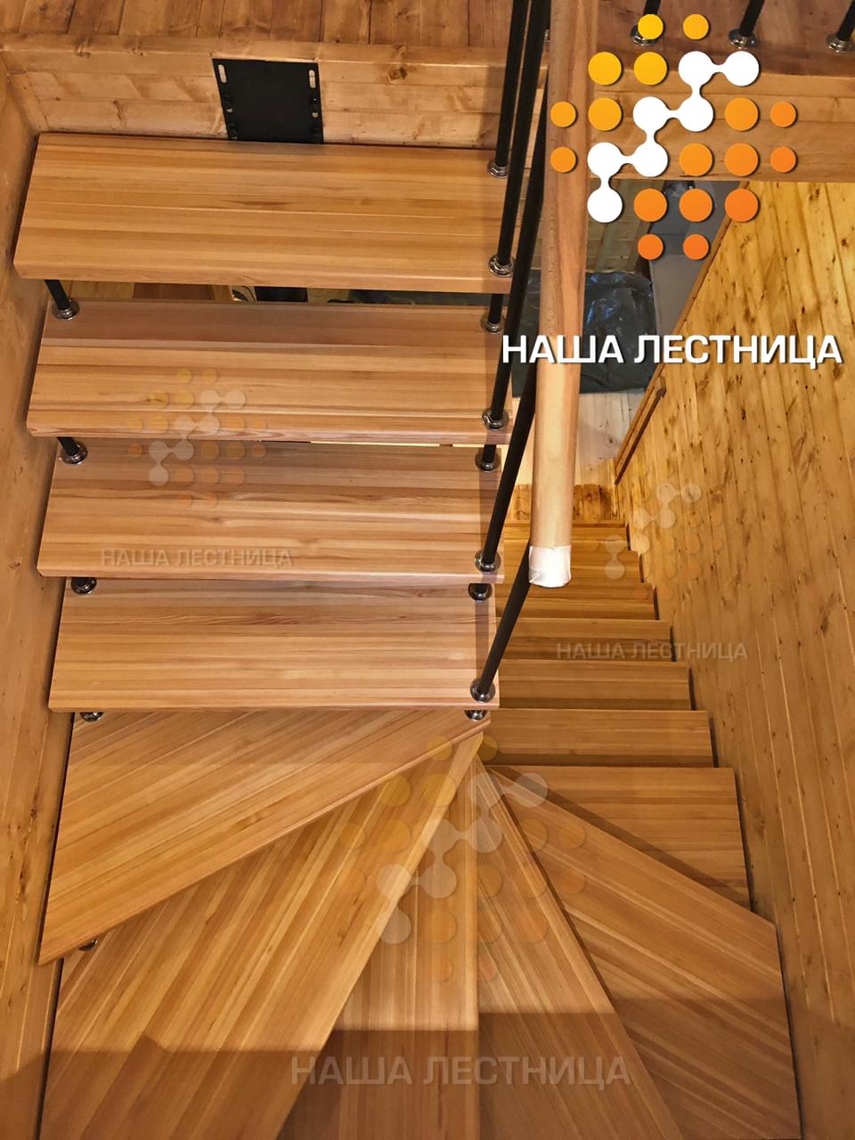 Фото лестница в деревянный дом с поворотом на 180 градусов - вид 6