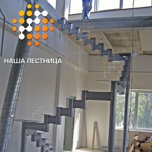 Модульная лестница произвольной формы в фитнесклуб