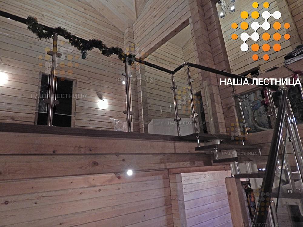 Фото модульная лестница с поворотом на 180 градусов со стеклянным ограждением - вид 3