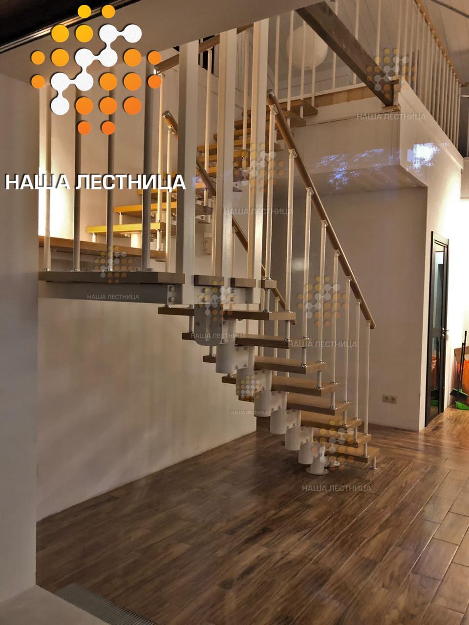 Фото модульная лестница для дома с эксклюзивной поворотной площадкой на 180 градусов - вид 3
