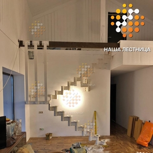 Модульная лестница для дома с эксклюзивной поворотной площадкой на 180 градусов