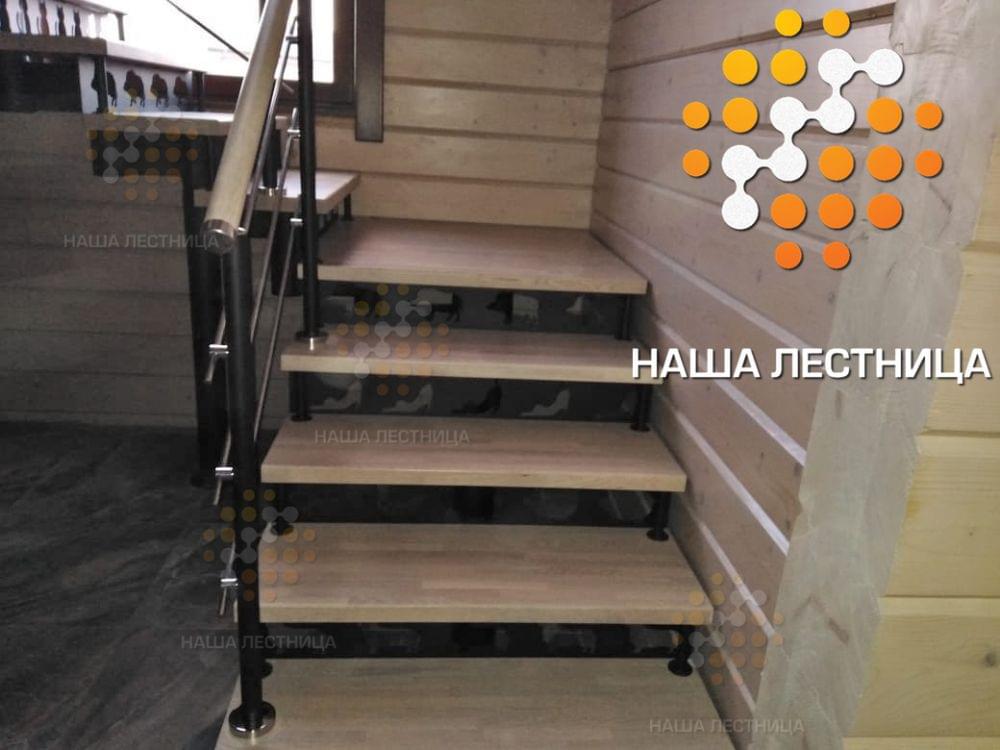 Фото лестница для дома на модульном каркасе с п-поворотом - вид 3