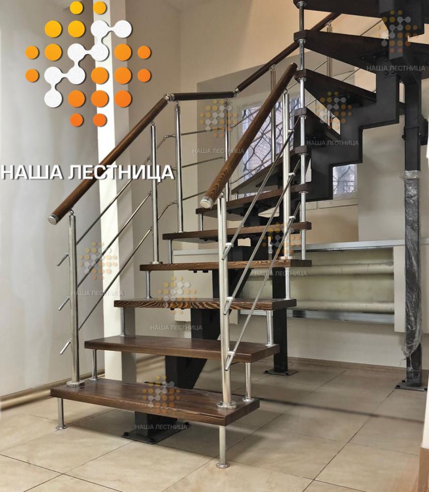 Фото лестница для дома на металлическом каркасе серии "гранж" - вид 1