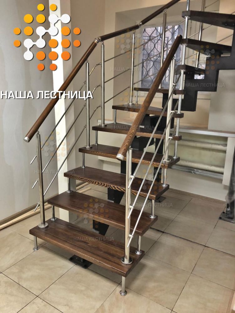 Фото лестница для дома на металлическом каркасе серии "гранж" - вид 7