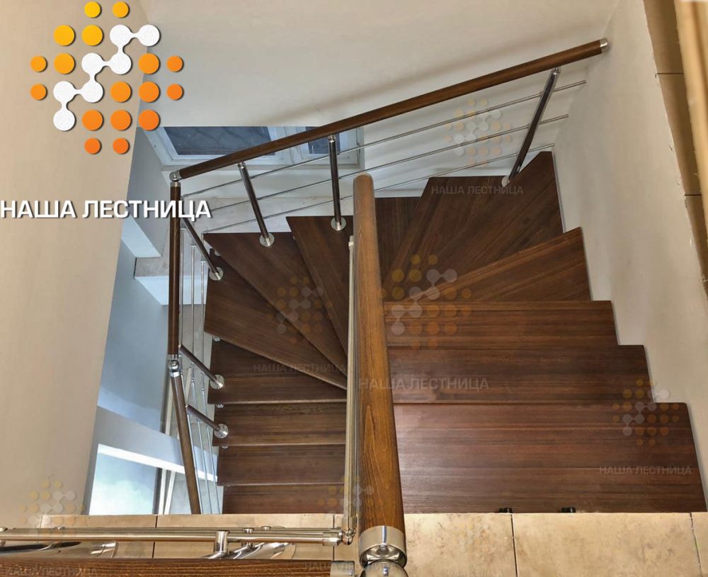 Фото лестница для дома на металлическом каркасе серии "гранж" - вид 11